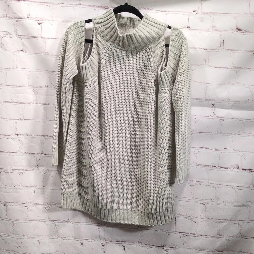 Glitzy Girlz Gray Cold Shoulder Sweater Women's Size 1x